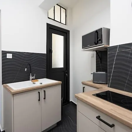 Prime Location Athens, Big Balcony Apartment